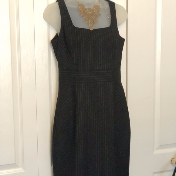 188 Dresses & Skirts - Banana Republic black pinstripe size 6
